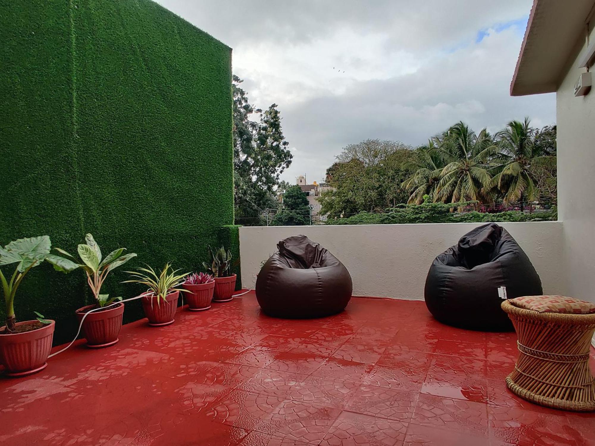 The Rustic Manor - Homestay Bangalore Extérieur photo